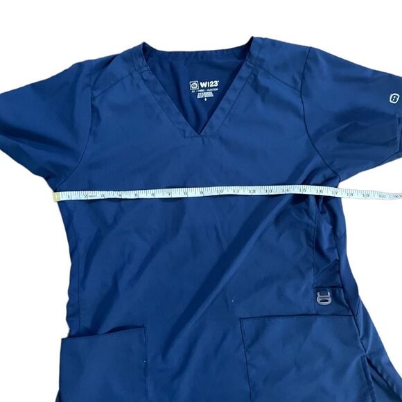 W123 scrub top  - Picture 3 of 7